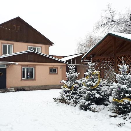 World Travelers Hostel Алма Ата Екстериор снимка