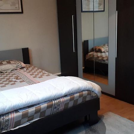 World Travelers Hostel Алма Ата Екстериор снимка