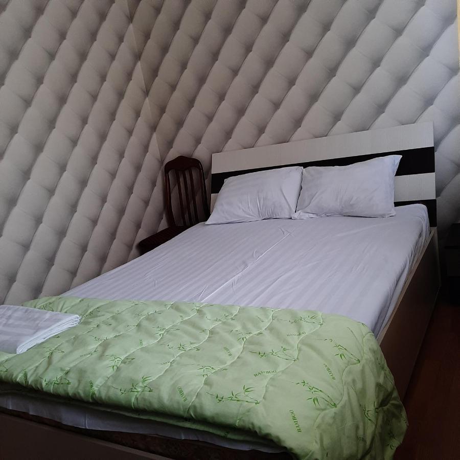 World Travelers Hostel Алма Ата Екстериор снимка
