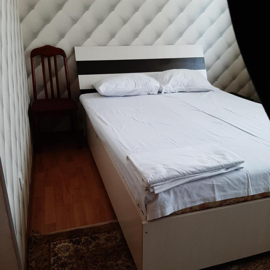 World Travelers Hostel Алма Ата Екстериор снимка