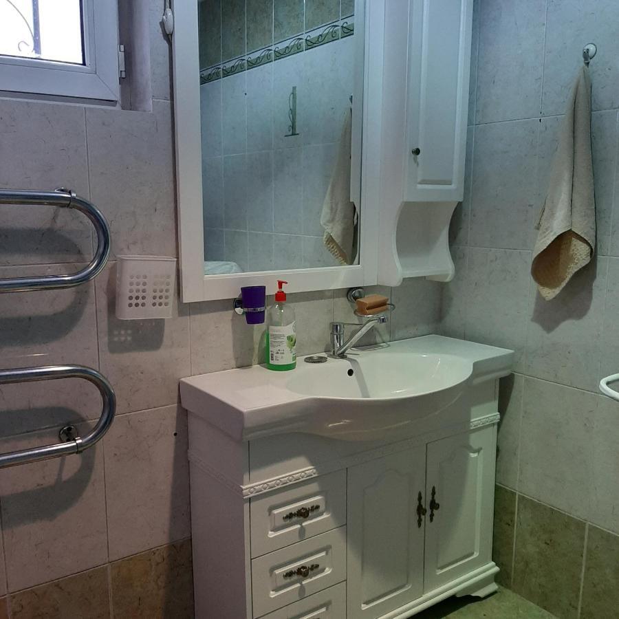 World Travelers Hostel Алма Ата Екстериор снимка