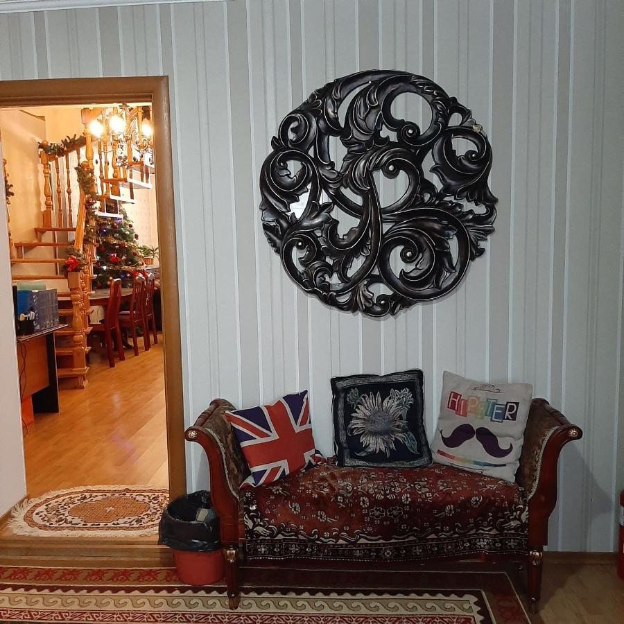 World Travelers Hostel Алма Ата Екстериор снимка