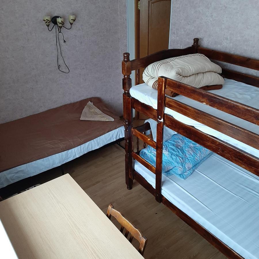 World Travelers Hostel Алма Ата Екстериор снимка